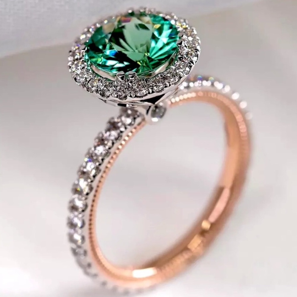 NEW DIAMOND ENGAGEMENT RING - Picture 2 of 7